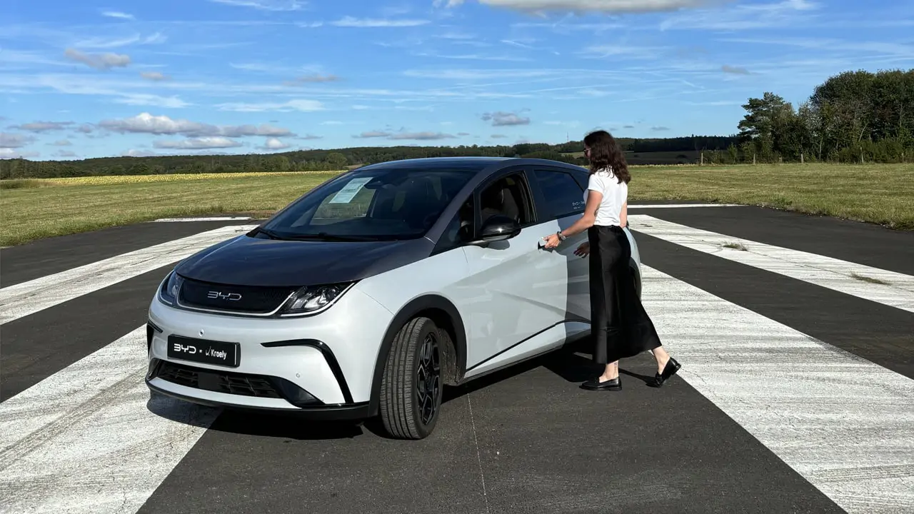 BYD Dolphin à l'aérodrome de Sarre-Union