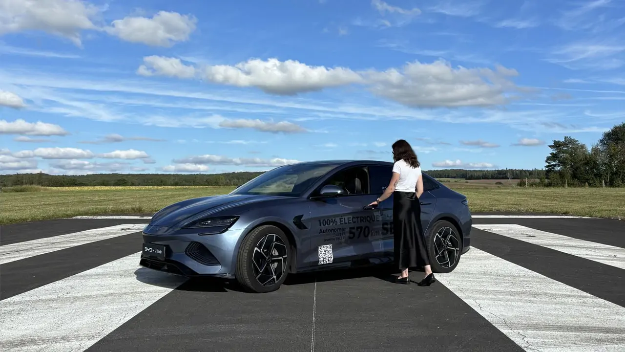 BYD Seal à l'aérodrome de Sarre-Union