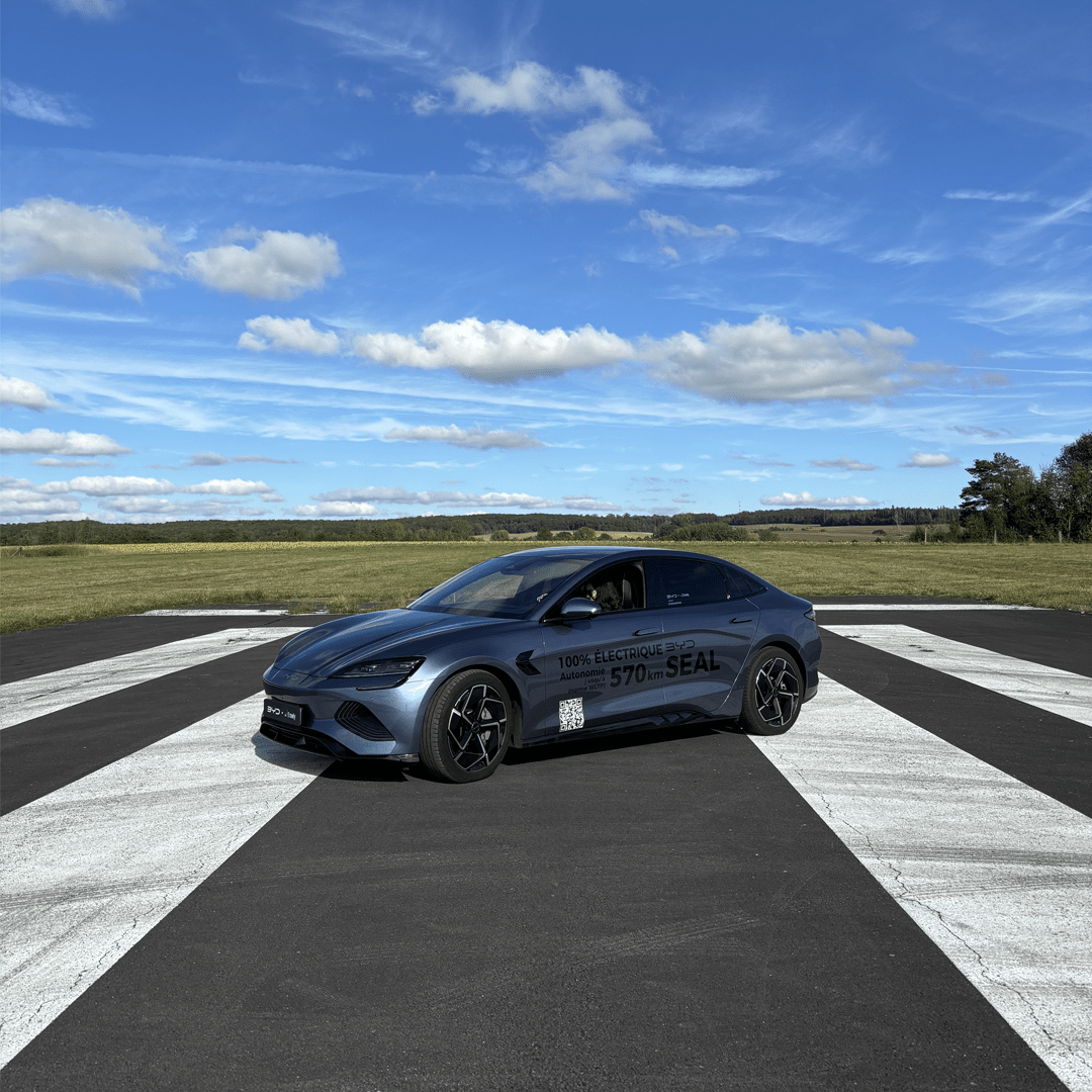 BYD Seal sur l'aérodrome de Sarre-Union