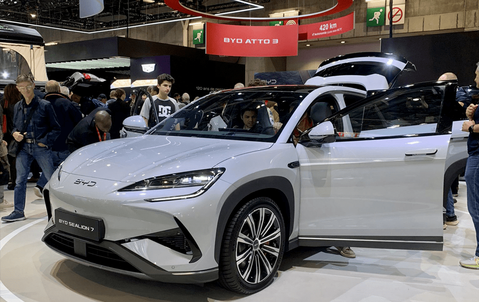 BYD Sealion 7 au Salon de l'Auto de Paris 2024