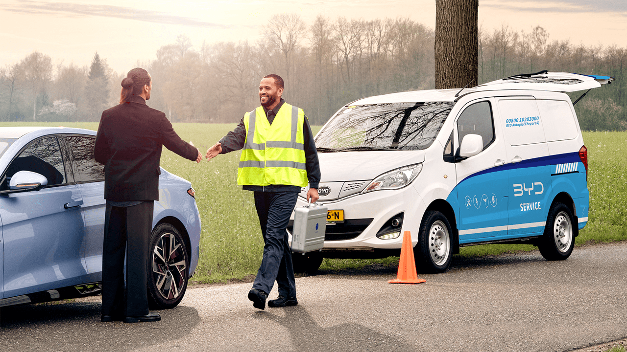 Assistant BYD intervenant sur une panne 