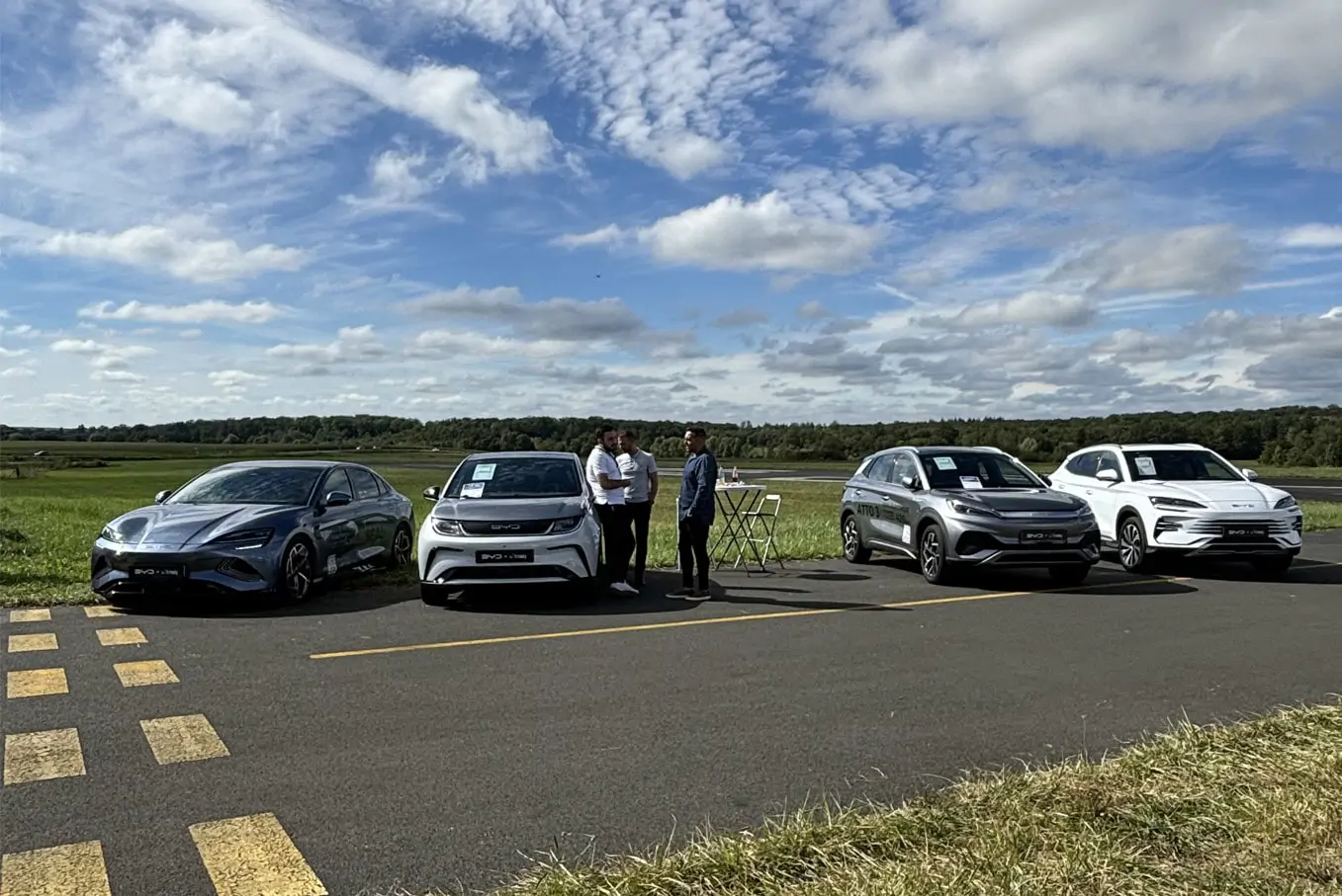 Gamme BYD à l'aérodrome de Sarre-Union