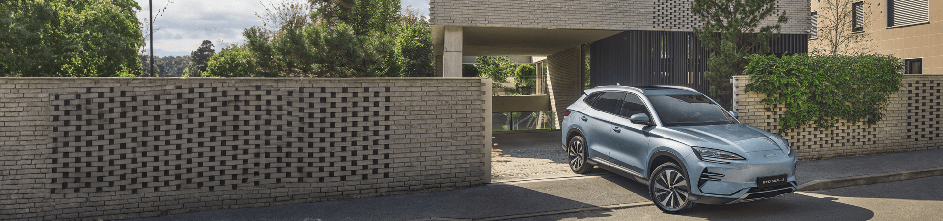 Seal U sortant de sa maison