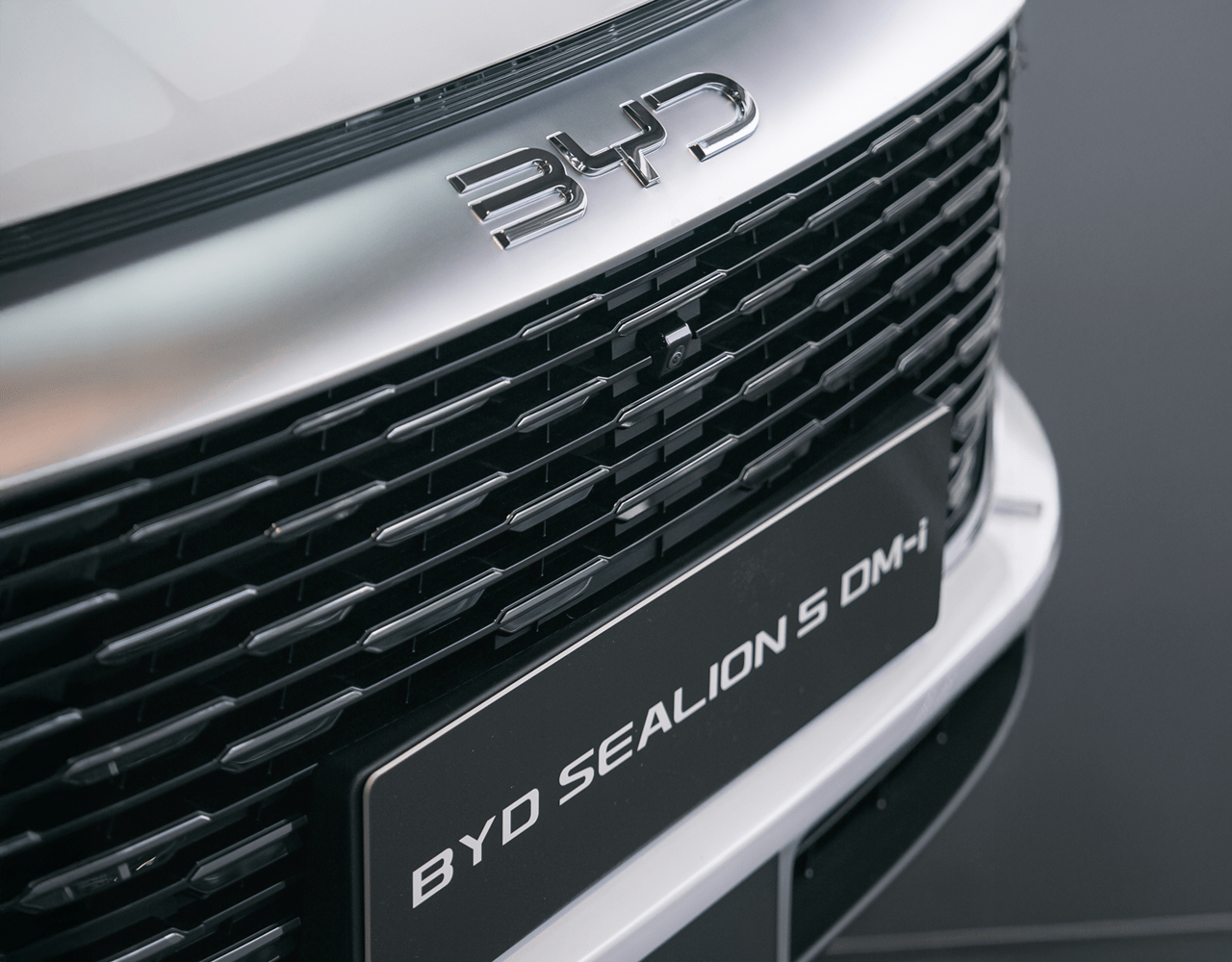 Calandre du BYD Sealion 5